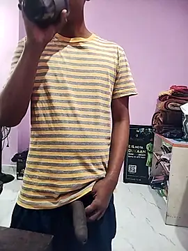 PLAYBOYYRAAJ online show from 11.28.25