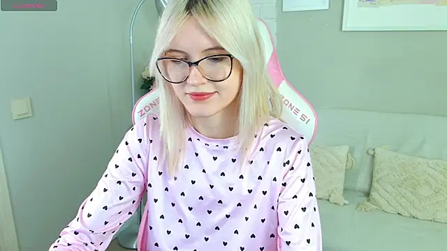 NellieLoyns online show from 11.16.25