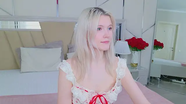 NellieLoyns online show from 03.04.26