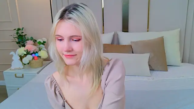 NellieLoyns online show from 04.07.26