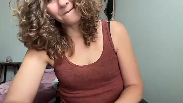 leahsparkles online show from 09.30.25