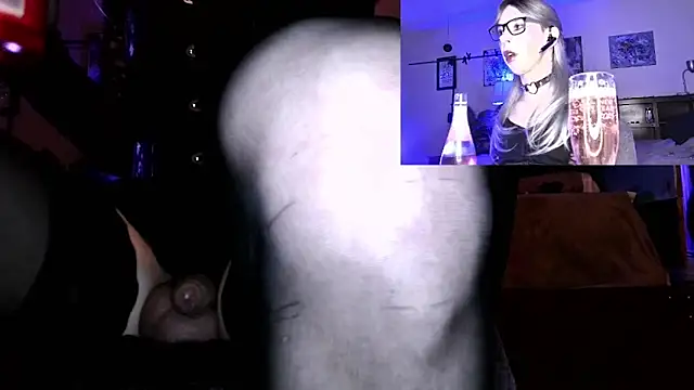 Snapshot of DominicaMolotov chatting on 01.02.25 DominicaMolotov online show from 01.02.25