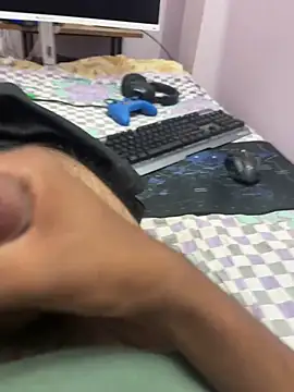 Snapshot of Cocaineandweed45 chatting on 11.11.25 Cocaineandweed45 online show from 11.11.25