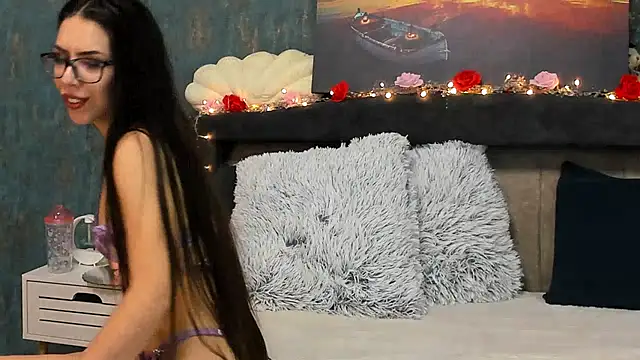 EmaLowe online show from 03.09.25