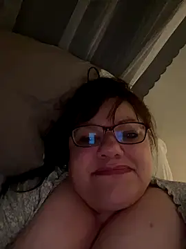Snapshot of Luciouslouise72@xh chatting on 10.02.25 Luciouslouise72xh online show from 10.02.25