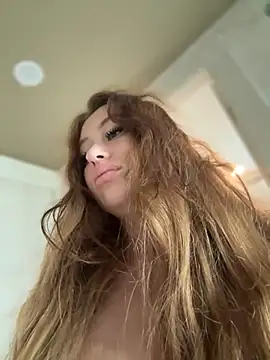 Snapshot of AndreaMood chatting on 11.19.25 AndreaMood online show from 11.19.25