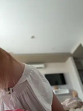 Snapshot of AndreaMood chatting on 12.14.25 AndreaMood online show from 12.14.25