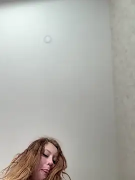 Snapshot of AndreaMood chatting on 12.21.25 AndreaMood online show from 12.21.25