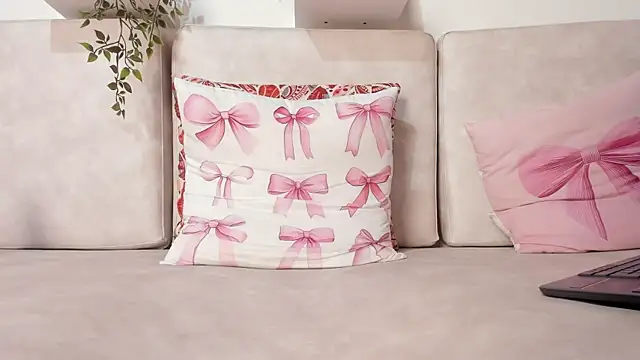 Carolina Burninng online show from 03.08.25