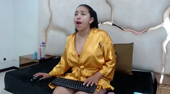 Snapshot of IsabellRodriguez18 chatting on 01.10.25 IsabellRodriguez18 online show from 01.10.25