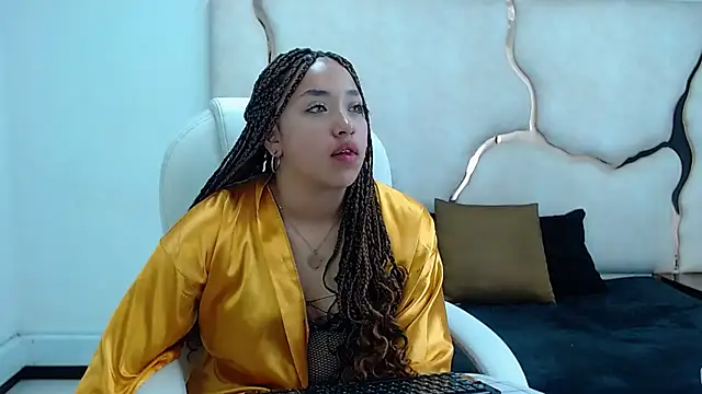 Snapshot of IsabellRodriguez18 chatting on 01.22.25 IsabellRodriguez18 online show from 01.22.25