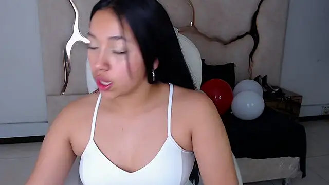 Snapshot of IsabellRodriguez18 chatting on 02.15.25 IsabellRodriguez18 online show from 02.15.25