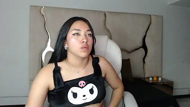 Snapshot of IsabellRodriguez18 chatting on 02.23.25 IsabellRodriguez18 online show from 02.23.25