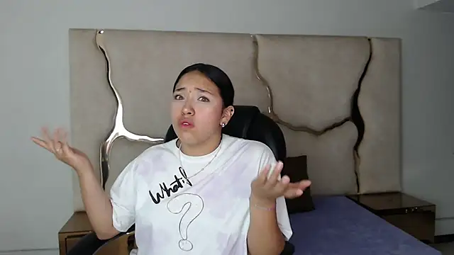 Snapshot of IsabellRodriguez18 chatting on 02.28.25 IsabellRodriguez18 online show from 02.28.25