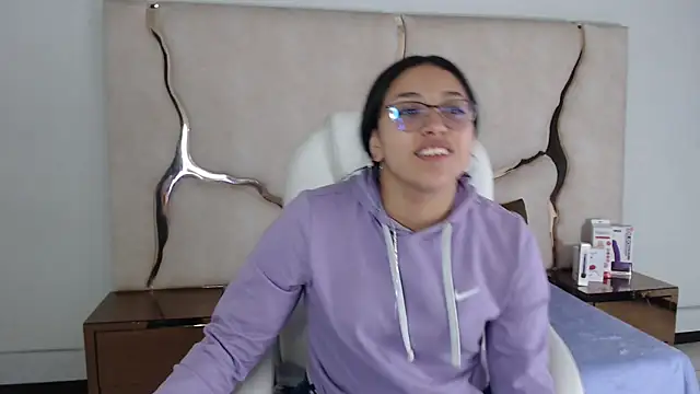 Snapshot of IsabellRodriguez18 chatting on 03.05.25 IsabellRodriguez18 online show from 03.05.25