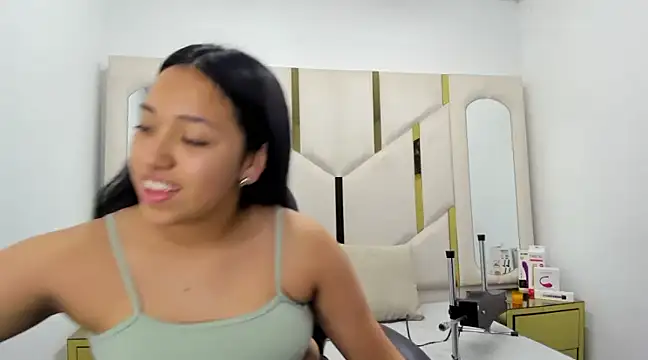Snapshot of IsabellRodriguez18 chatting on 03.12.25 IsabellRodriguez18 online show from 03.12.25
