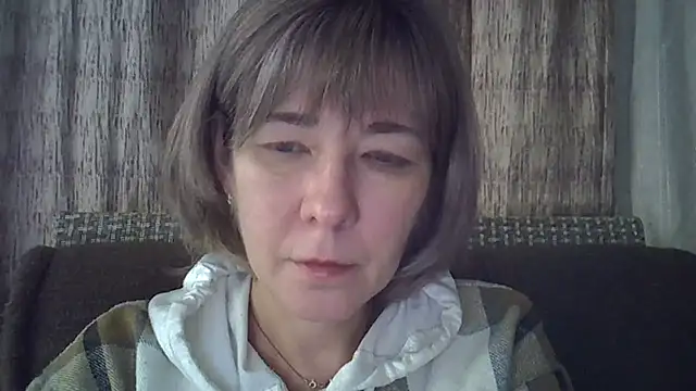 EllaJohnsonX online show from 01.05.25