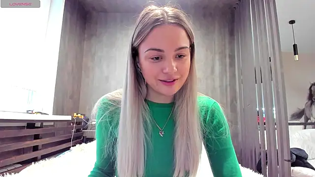 Mia   murrr online show from 12.04.25