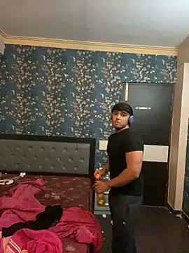 Snapshot of sunny49477 chatting on 12.29.24 sunny49477 online show from 12.29.24