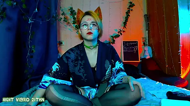 TrickyKitsune online show from 02.08.25