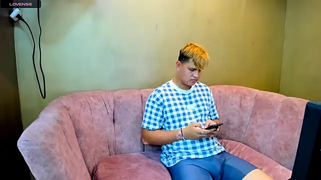 Snapshot of Warning_Boy chatting on 12.23.24 Warning Boy online show from 12.23.24