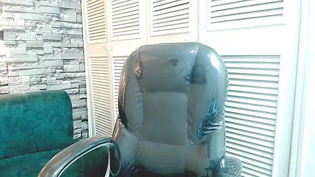 Snapshot of Warning_Boy chatting on 12.29.24 Warning Boy online show from 12.29.24