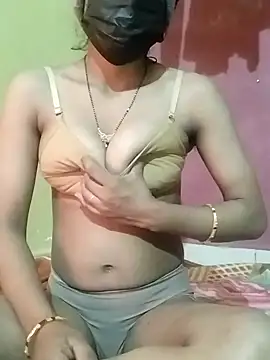 Snapshot of Coupleshow47 chatting on 01.26.25 Coupleshow47 online show from 01.26.25