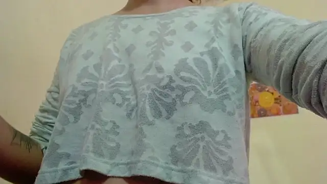 Snapshot of Maam_Ine chatting on 10.08.25 Maam Ine online show from 10.08.25