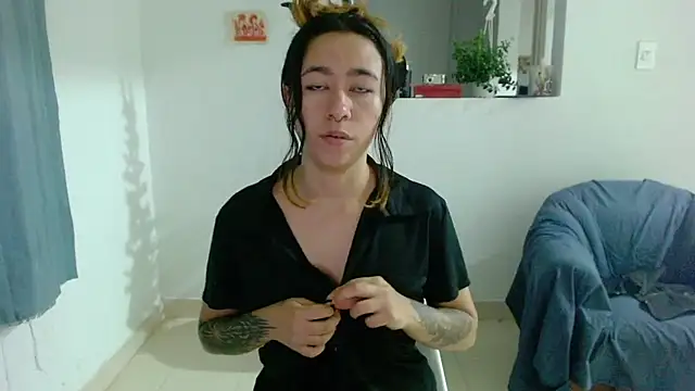 Snapshot of Maam_Ine chatting on 12.16.25 Maam Ine online show from 12.16.25