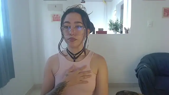 Snapshot of Maam_Ine chatting on 12.19.25 Maam Ine online show from 12.19.25