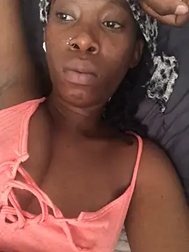 Snapshot of xxSexyTalia28 chatting on 12.29.24 xxSexyTalia28 online show from 12.29.24