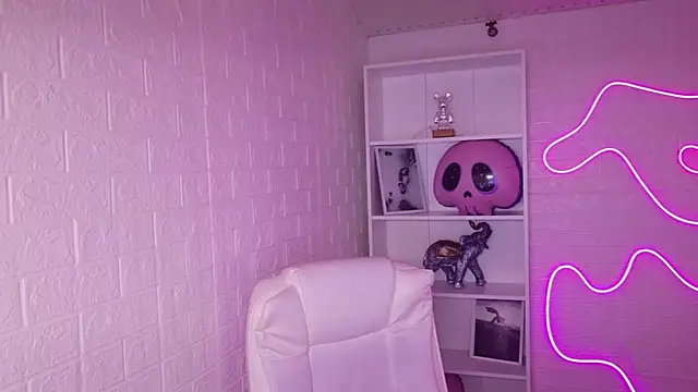 StellaFrost online show from 11.15.25