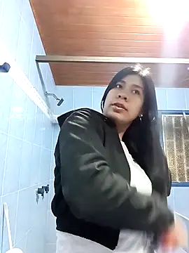 Snapshot of Pamelamilkk_1007 chatting on 11.16.25 Pamelamilkk 1007 online show from 11.16.25