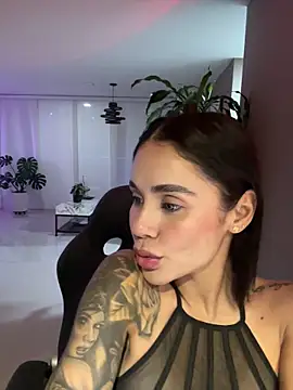 Snapshot of Karol_Towers chatting on 01.08.25 Karol Towers online show from 01.08.25