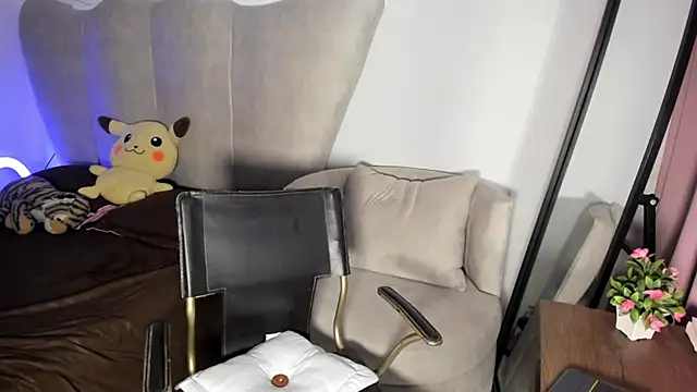 rachaeldeckard   online show from 01.06.25