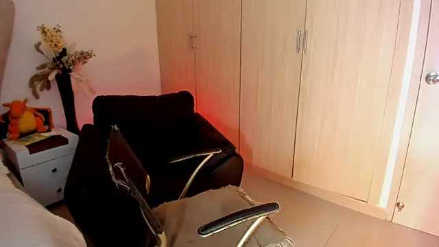 rachaeldeckard   online show from 10.26.25