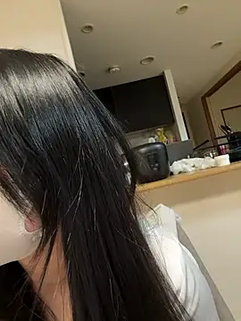 Snapshot of TAISHI_chan chatting on 12.17.25 TAISHI chan online show from 12.17.25