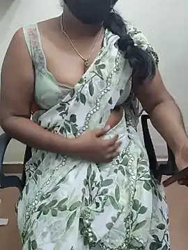 Snapshot of Tamil_roja69 chatting on 05.28.26 Tamil roja69 online show from 05.28.26