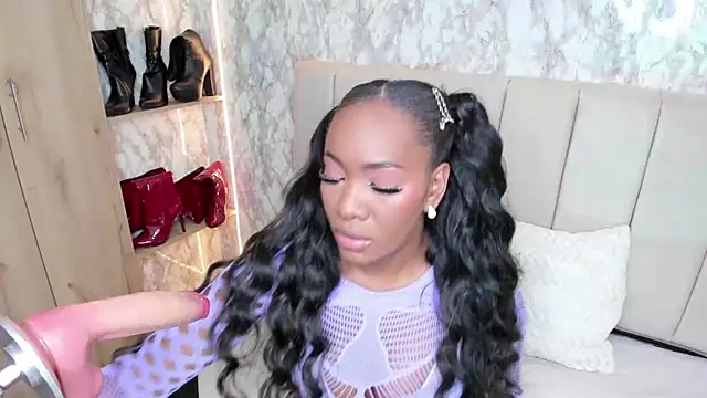 whiitneyfox online show from 09.11.25