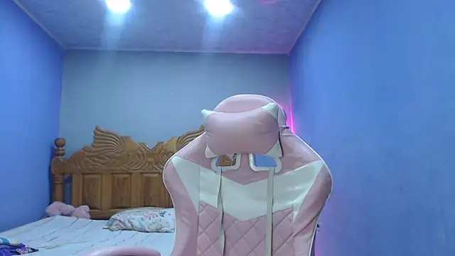 Coral0403 online show from 11.20.25