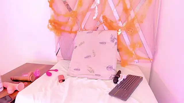 Snapshot of CATTLEYA_BIANCHI145 chatting on 10.11.25 CATTLEYA BIANCHI145 online show from 10.11.25