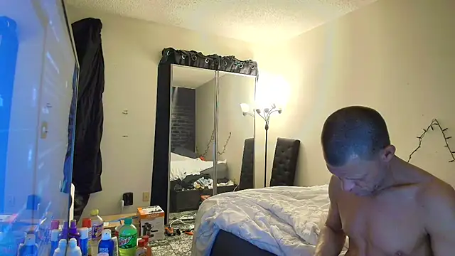 Snapshot of hotemberly_jake chatting on 12.30.24 hotemberly jake online show from 12.30.24