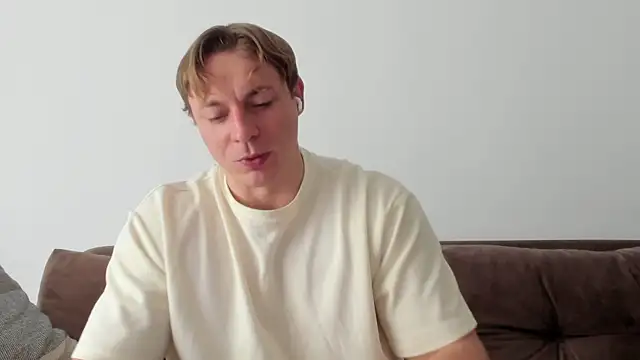 Snapshot of o_r_b_i_t chatting on 03.15.25 o r b i t online show from 03.15.25