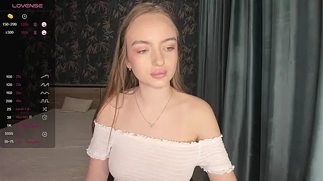 Snapshot of A_delina chatting on 03.09.25 A delina online show from 03.09.25