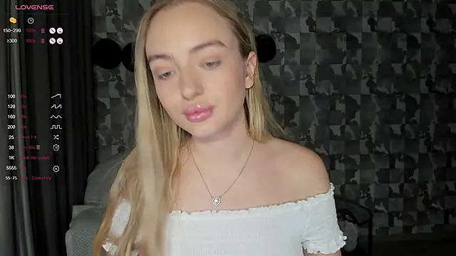 Snapshot of A_delina chatting on 11.01.25 A delina online show from 11.01.25