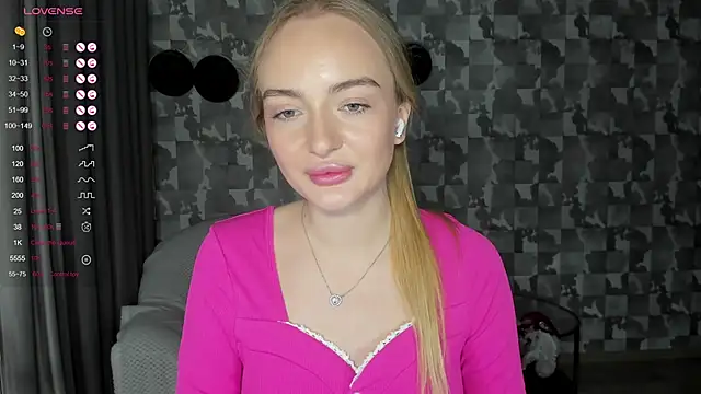 Snapshot of A_delina chatting on 11.02.25 A delina online show from 11.02.25