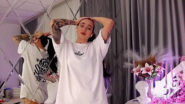 KimKhallifa online show from 02.14.26