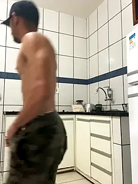 Snapshot of M1chup chatting on 11.14.25 M1chup online show from 11.14.25