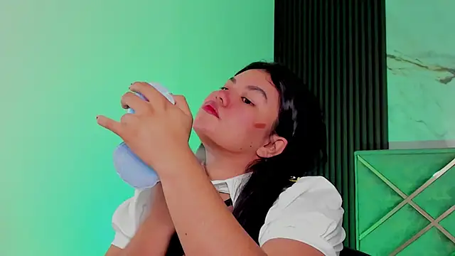 Geabloom online show from 10.13.25