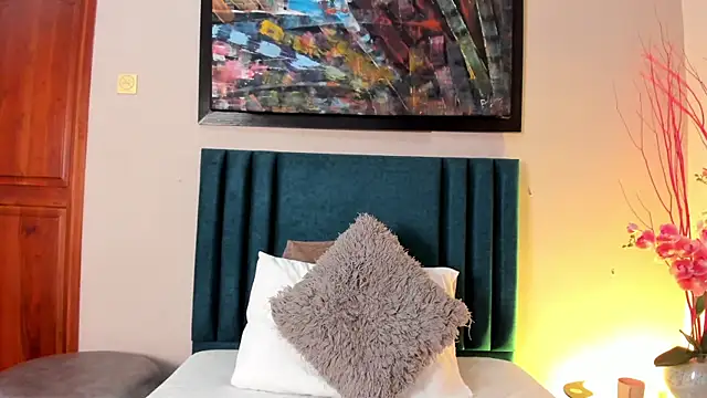 EloiseQuinn online show from 10.24.25